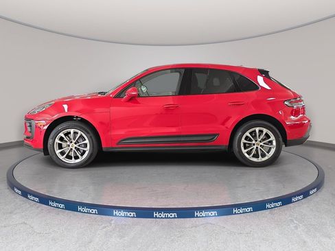 Used 2023 Porsche Macan AWD/4WD image 11