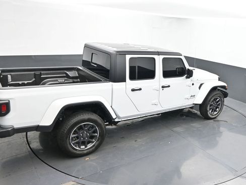 Used 2023 Jeep Gladiator Overland image 41