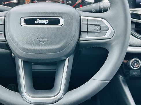 Used 2023 Jeep Compass Latitude AWD/4WD image 14