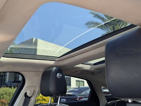 Used 2019 Jaguar XJ R-Sport image 16