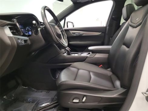 Used 2023 Cadillac XT6 Luxury image 11