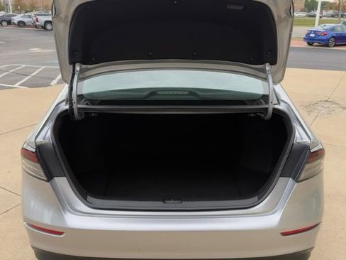 Used 2025 Honda Accord SE image 12