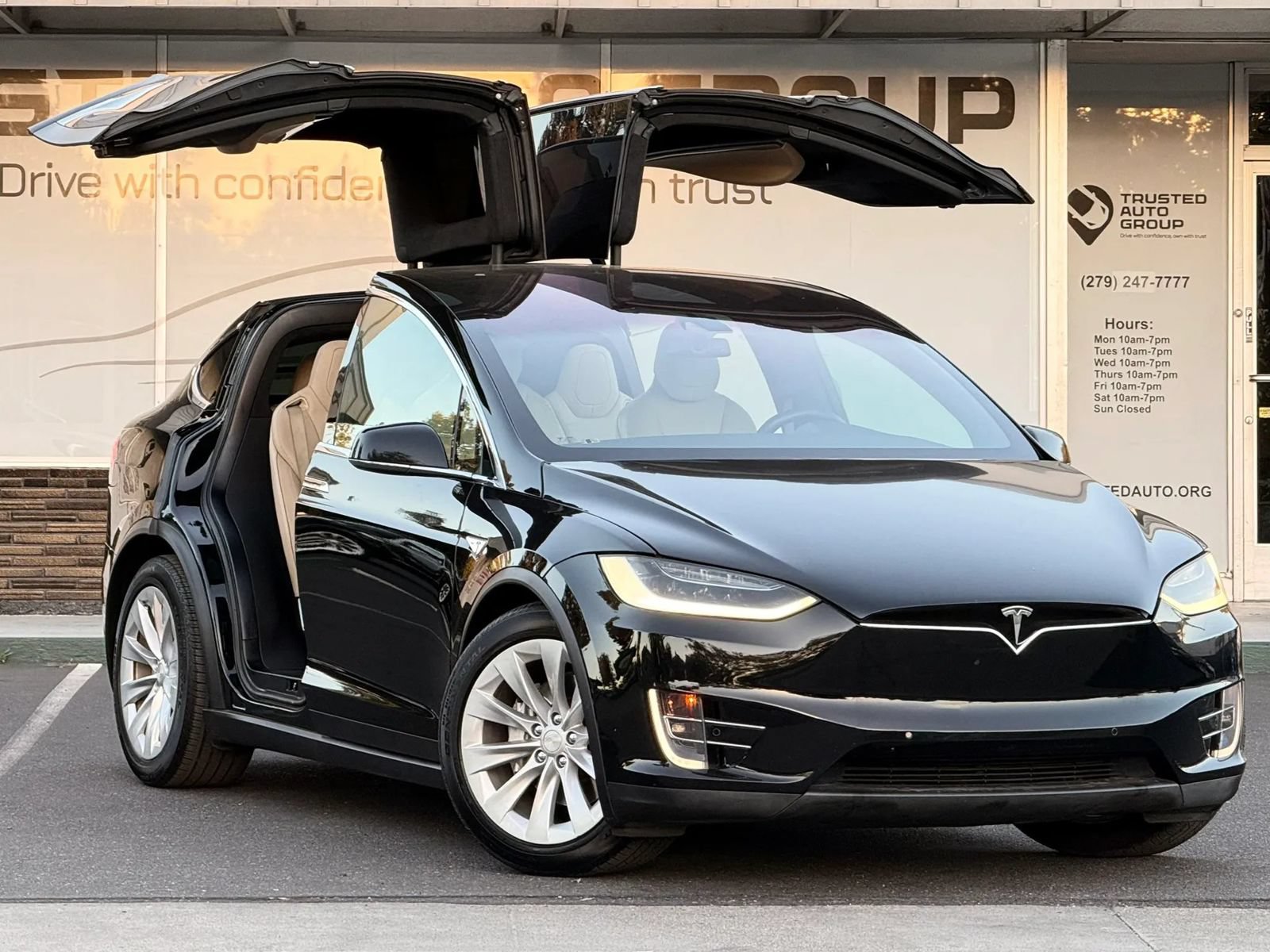 Used 2016 Tesla Model X 75D AWD/4WD image 3