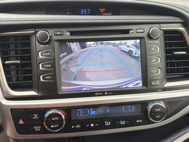 Used 2014 Toyota Highlander XLE AWD/4WD image 21