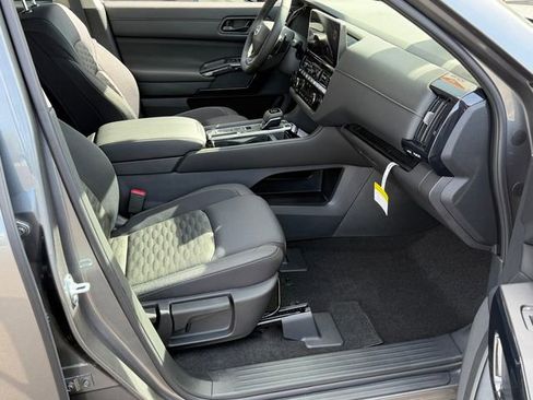 New 2026 Nissan Pathfinder SV image 24