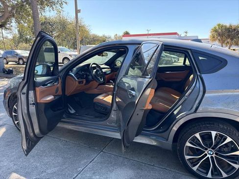Used 2019 BMW X6 xDrive35i w/ M Sport Package image 11