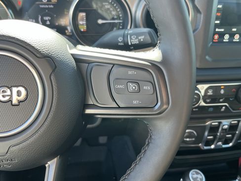 Used 2023 Jeep Wrangler Unlimited w/ Cold Weather Group AWD/4WD image 22