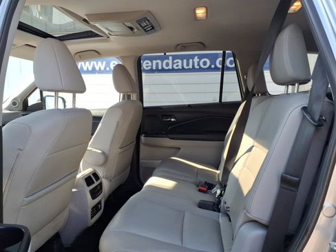 Used 2017 Honda Pilot Touring image 11