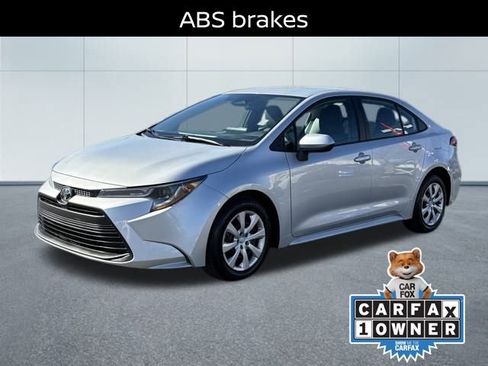Used 2025 Toyota Corolla LE image 6