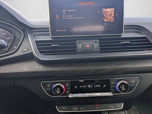 Used 2019 Audi Q5 2.0T Premium Plus w/ Premium Plus Package AWD/4WD image 12