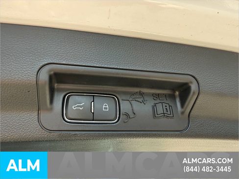Used 2023 Ford Explorer XLT w/ Equipment Group 202A RWD image 11