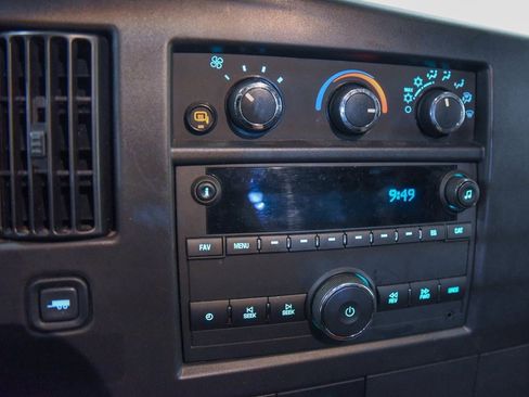 Used 2024 GMC Savana 2500 Work Van w/ Driver Convenience Package image 7