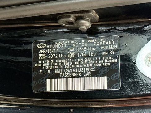 Used 2017 Hyundai Veloster Value Edition image 33