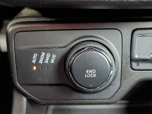 Used 2020 Jeep Renegade Altitude AWD/4WD image 14