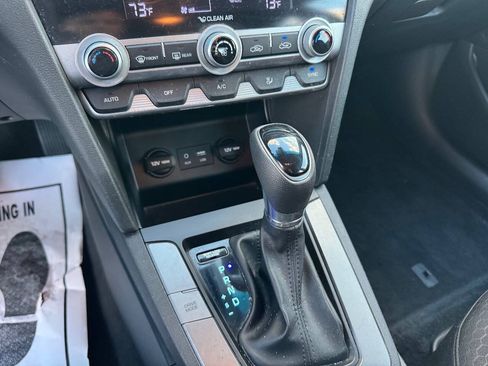 Used 2020 Hyundai Elantra SE w/ Cargo Package (C1) FWD image 12