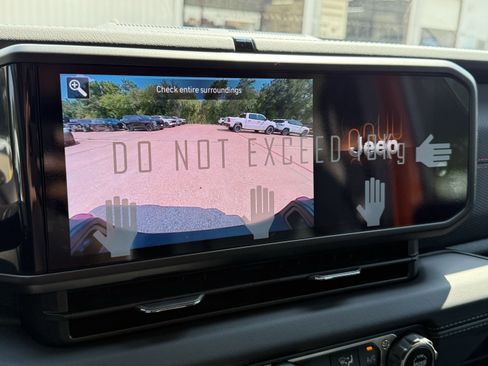 New 2025 Jeep Gladiator Rubicon w/ Convenience Group image 22