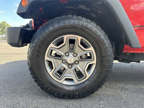 Used 2017 Jeep Wrangler Unlimited Rubicon w/ Cold Weather Group image 22