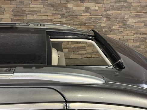 Used 2021 Chrysler Pacifica Limited w/ Premium & Safety Sphere Group image 2