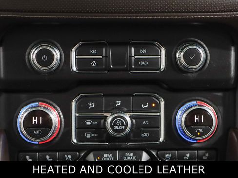 Used 2021 GMC Yukon XL SLT w/ SLT Luxury Plus Package image 21