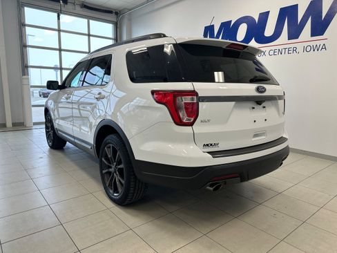 Used 2018 Ford Explorer XLT w/ Equipment Group 202A image 6