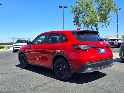 Used 2025 Honda HR-V Sport image 4