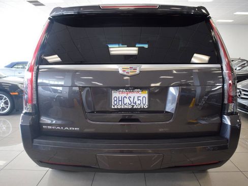 Used 2018 Cadillac Escalade Premium Luxury image 6