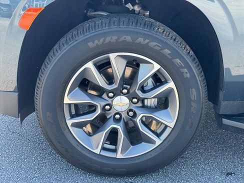 Used 2021 Chevrolet Tahoe LT w/ LT Signature Package AWD/4WD image 9