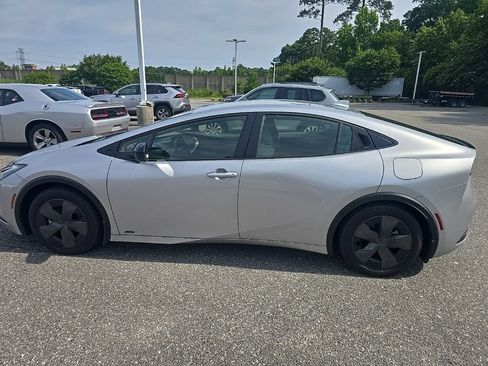 Used 2024 Toyota Prius LE AWD/4WD image 8