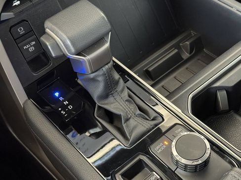 Used 2022 Toyota Tundra Limited AWD/4WD image 15