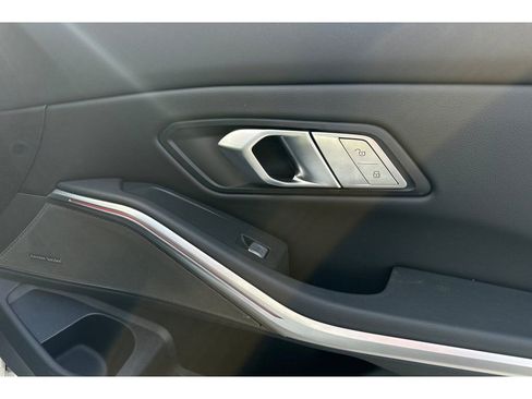 Used 2025 BMW M340i xDrive image 18