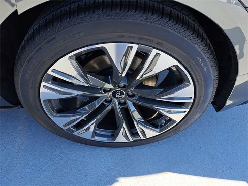 New 2026 Audi Q8 Premium Plus image 30