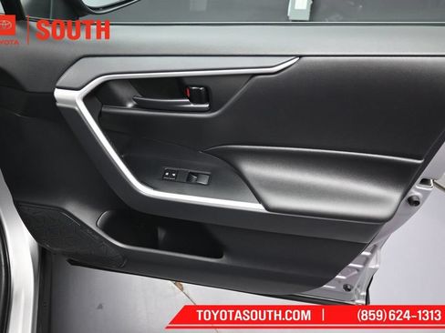 Used 2019 Toyota RAV4 LE w/ All Weather Liner Package AWD/4WD image 30