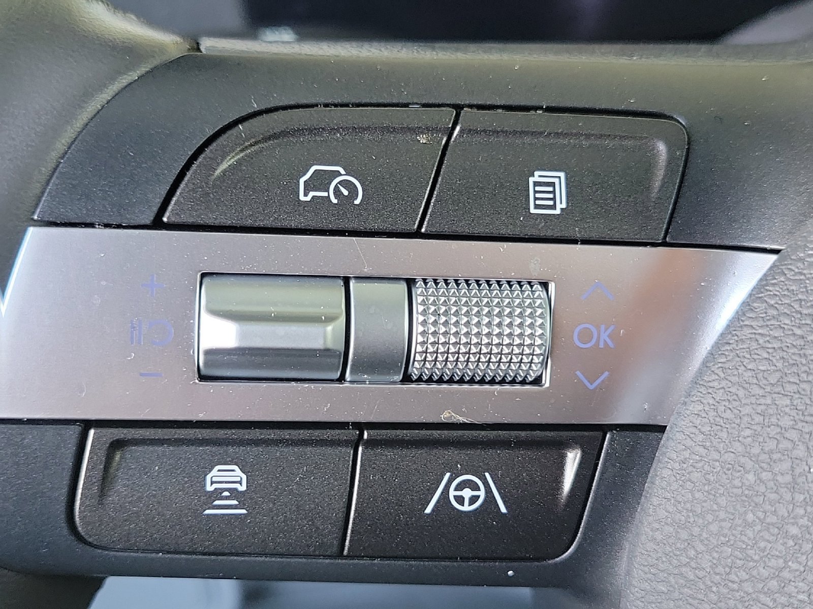 Certified 2026 Hyundai Kona SEL Sport FWD image 8