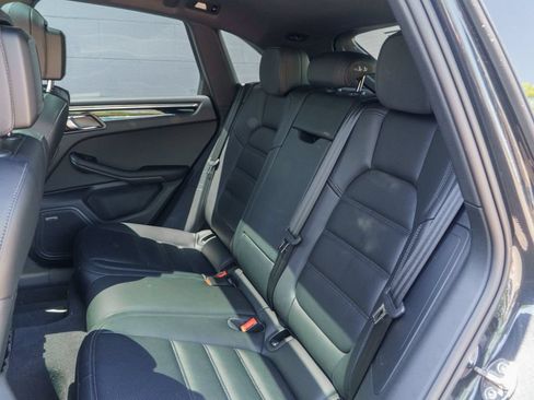 Certified 2026 Porsche Macan AWD/4WD image 18