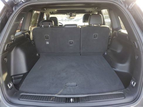 Used 2024 Jeep Grand Cherokee Altitude image 7