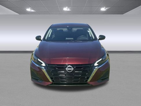 Used 2025 Nissan Altima 2.5 SV image 8