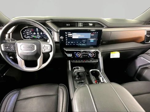 Used 2023 GMC Sierra 1500 Denali RWD image 8
