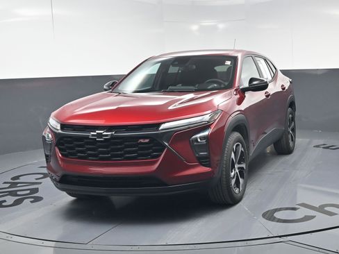 Certified 2024 Chevrolet Trax RS w/ Sunroof Package image 11