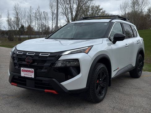 New 2026 Nissan Rogue SV AWD/4WD image 2