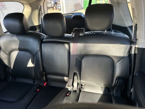 Used 2024 Nissan Armada SL image 19