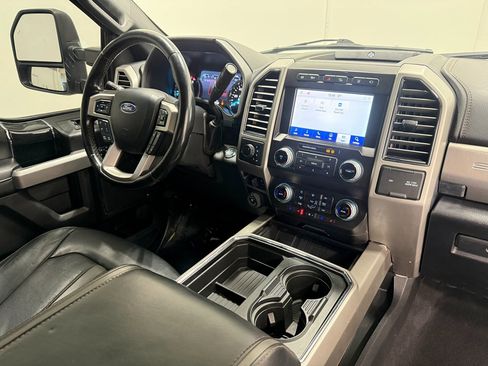 Used 2021 Ford F350 Platinum w/ Tremor Off-Road Package image 28