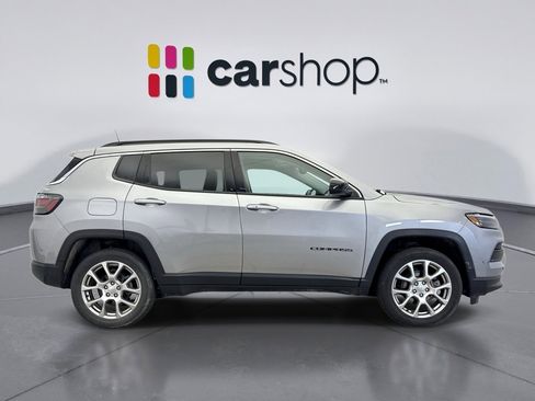 Used 2022 Jeep Compass Latitude w/ Sun and Sound Group image 6