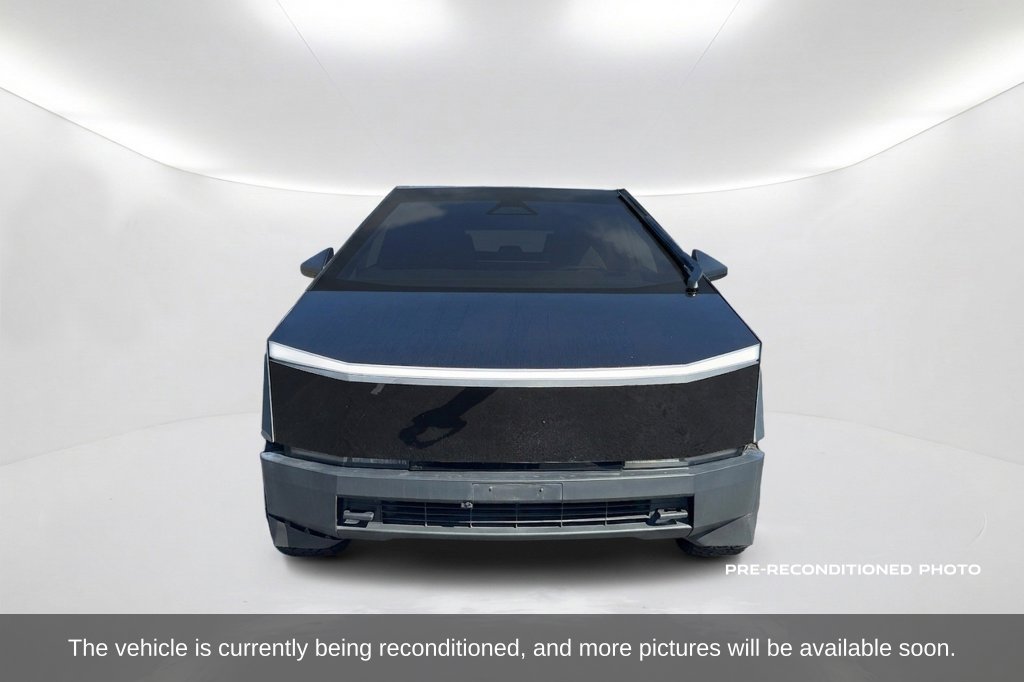Used 2024 Tesla Cybertruck AWD Crew Cab image 2