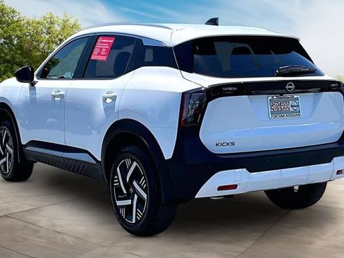 Used 2026 Nissan Kicks SV FWD image 4