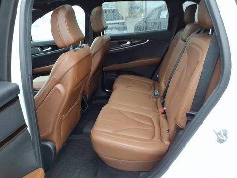 Certified 2022 Lincoln Nautilus Reserve image 12