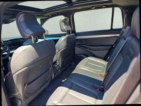 Used 2024 Jeep Wagoneer Launch Edition AWD/4WD image 13