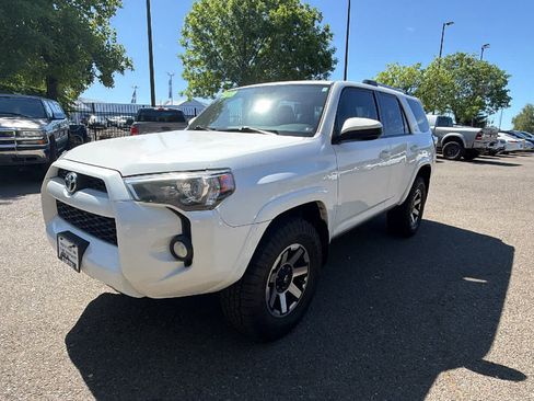 Used 2019 Toyota 4Runner SR5 AWD/4WD image 1