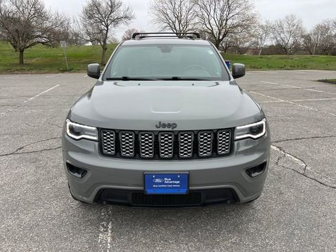 Used 2022 Jeep Grand Cherokee Laredo X image 3