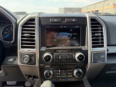 Used 2015 Ford F150 Platinum w/ Equipment Group 701A Luxury image 19