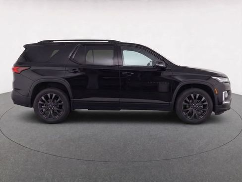 Used 2023 Chevrolet Traverse RS w/ LPO, Floor Liner Package FWD image 8